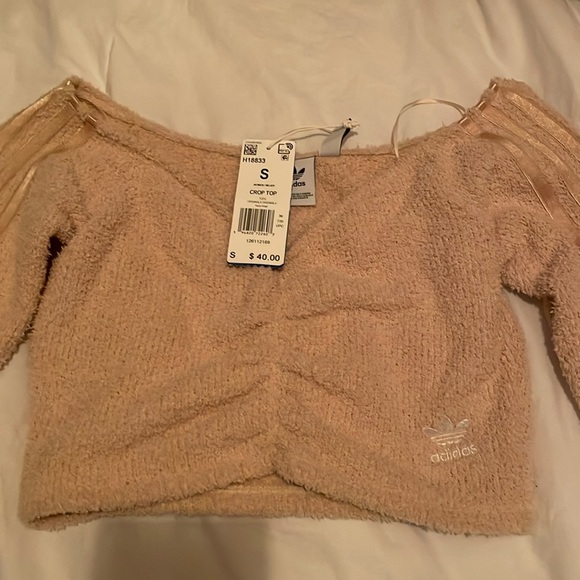 Tops - Adidas long sleeve fuzzy crop